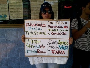 A protester appeals for the release of 'student's unjustly jailed'. Fhaidel, via Wikimedia Commons